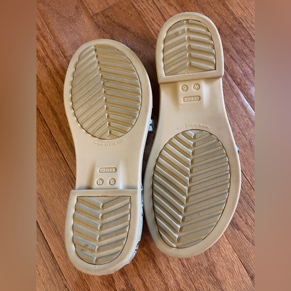 Size 6 CROCS Sandals - Picture 3 of 3